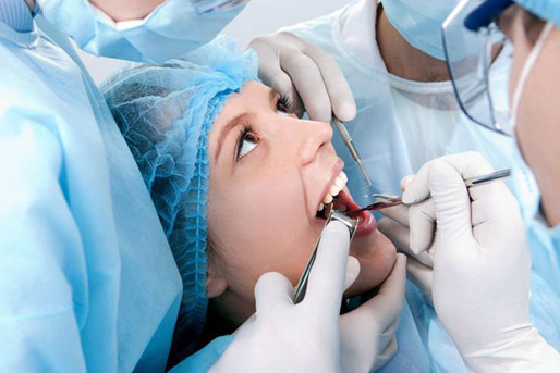 chirurgia orale dentista milano